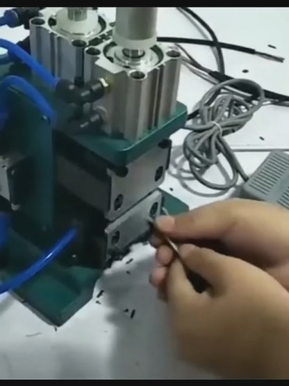 Small Automatic Pneumatic Wire Stripping Machine Small Cable Stripping Machine Semi-automatic Wire Cutting Stripper