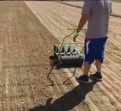 Carrot seeding planting machine cabbages vegetable hand push seeder